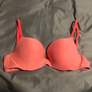 VS PINK Ultimate Push Up Bra